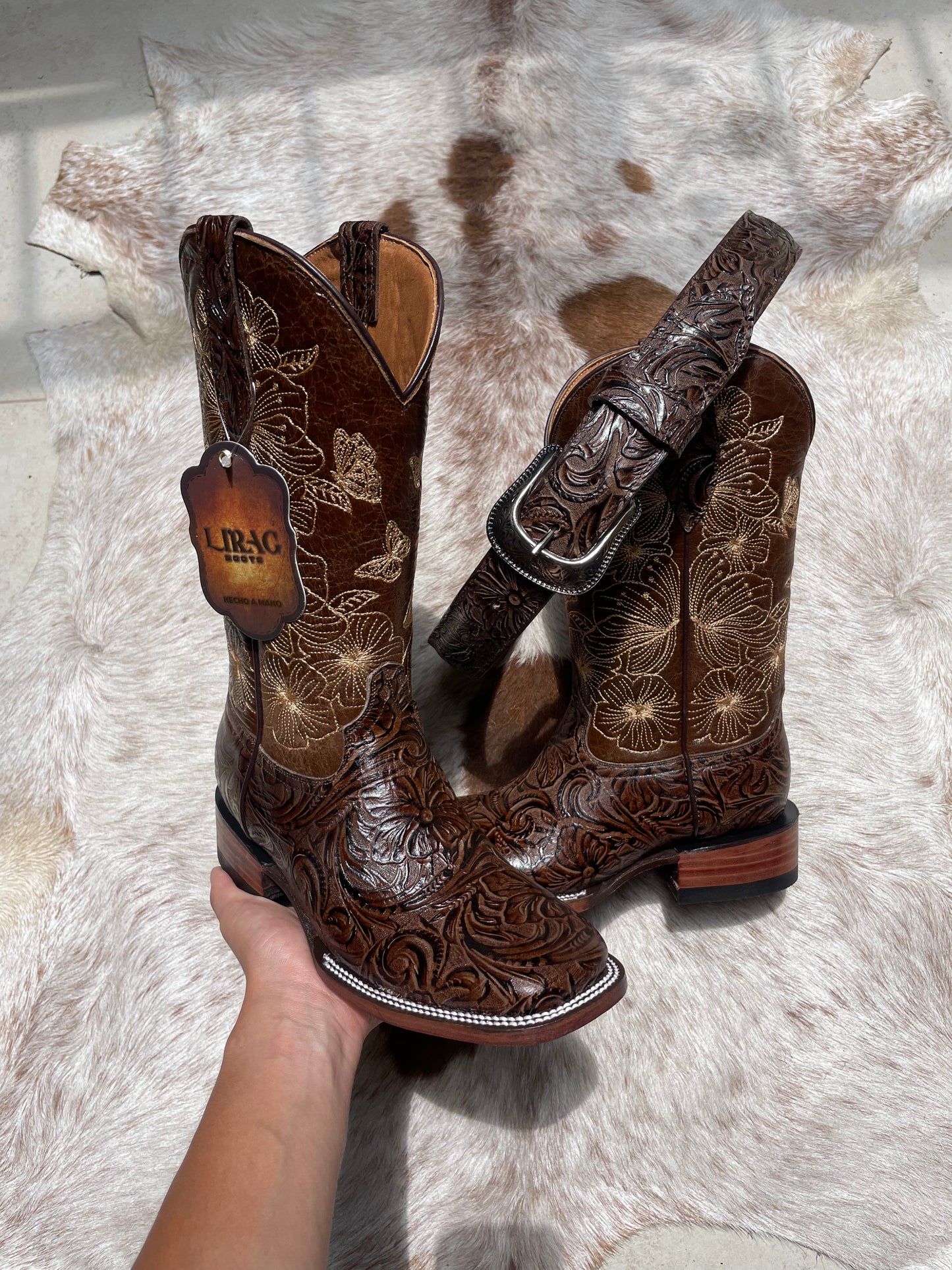 MARIPOSA CINCELADA CHOCOLATE